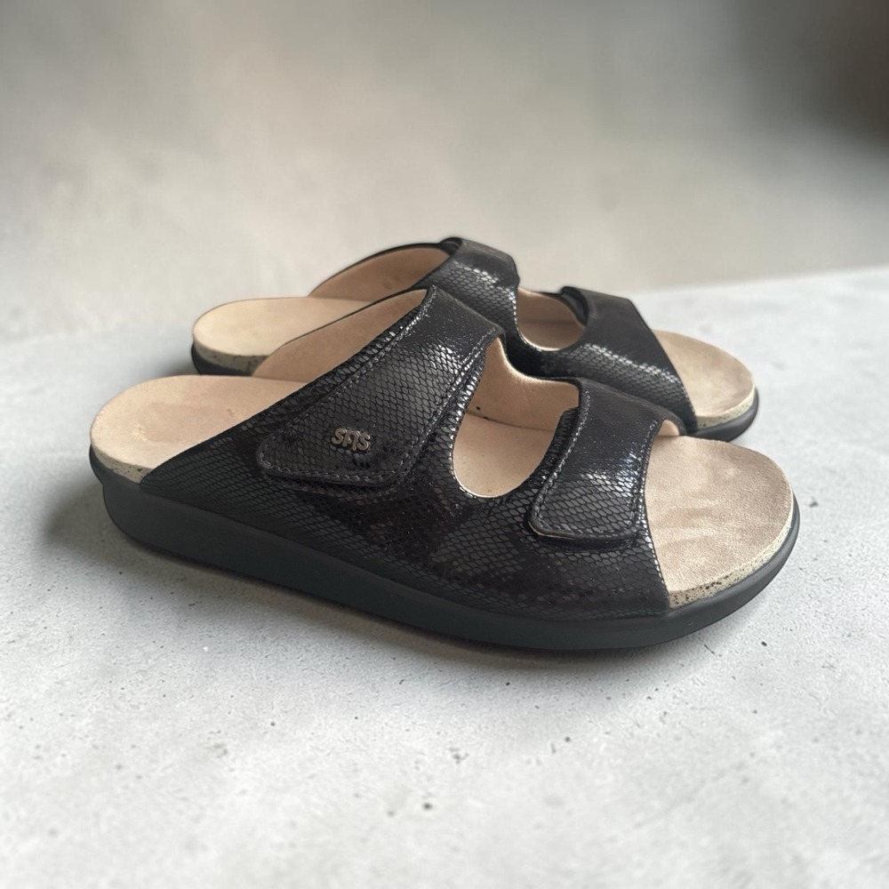 SAS Women's Size 8M Cozy Shiny Black Snake Print Adjustable Slide Sandals
